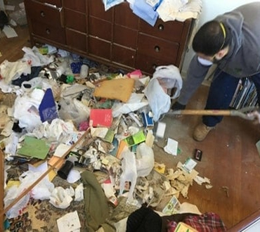 https://www.servicemaster-mb.com/wp-content/uploads/2024/04/hoarder-cleanup4.jpg